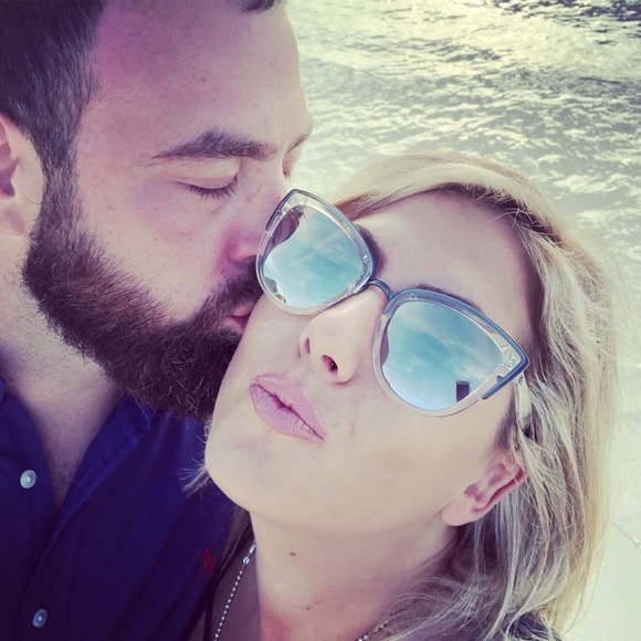 Meet the posher - Picture 2 of 3